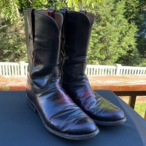 Lucchese men’s 8.5D ropers, black cherry